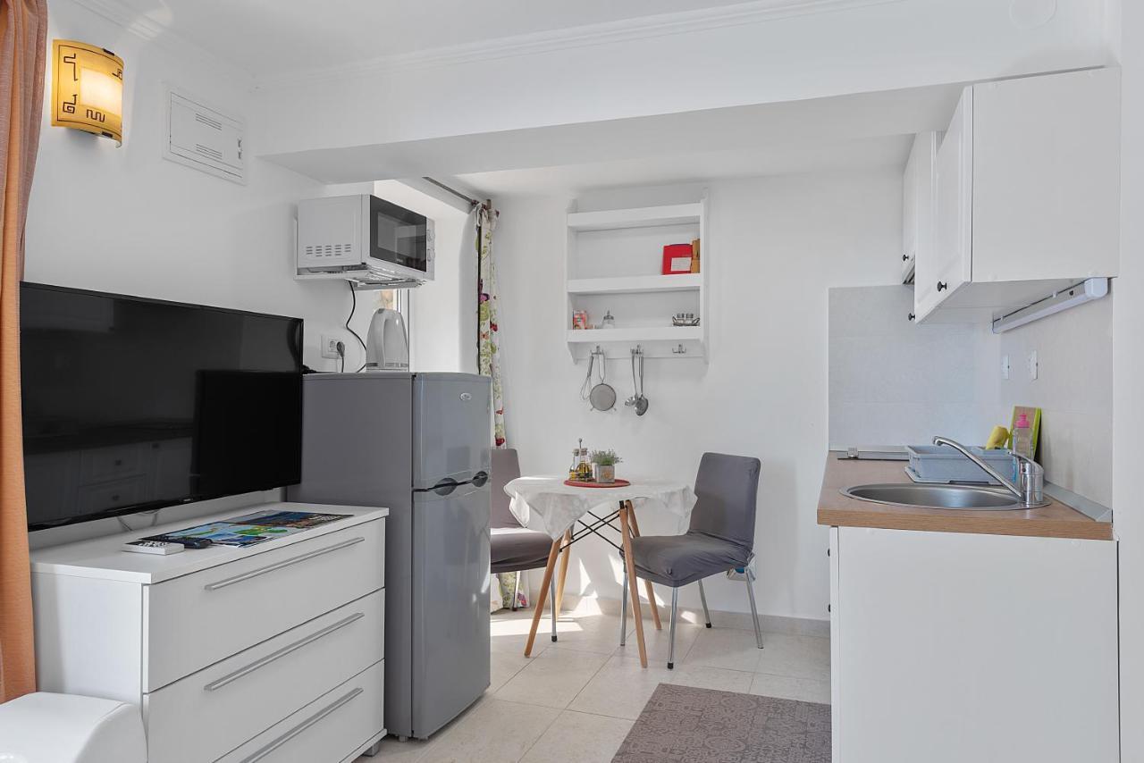 Apartments Joni Cikat マリ・ロシニュ エクステリア 写真