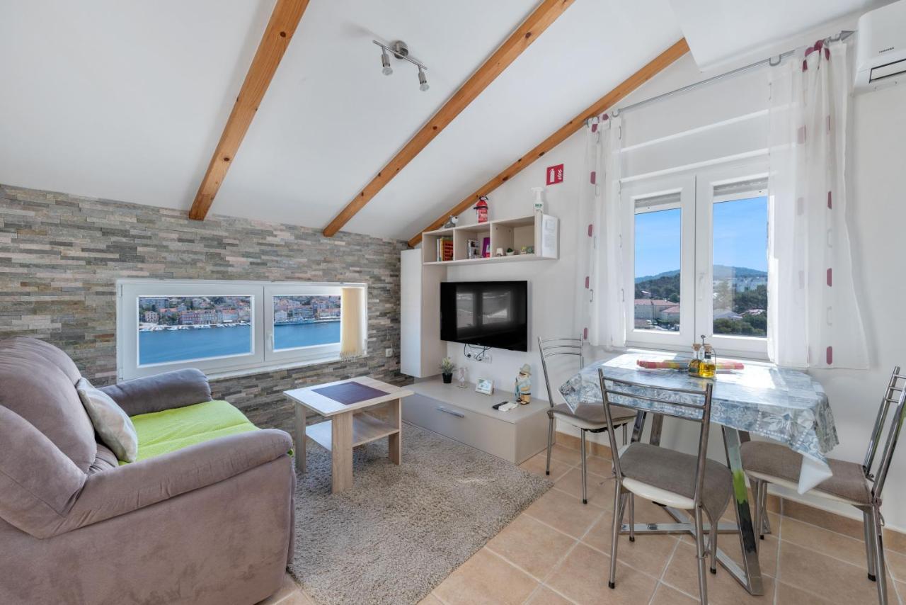 Apartments Joni Cikat マリ・ロシニュ エクステリア 写真