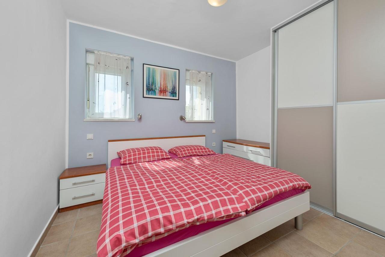Apartments Joni Cikat マリ・ロシニュ エクステリア 写真