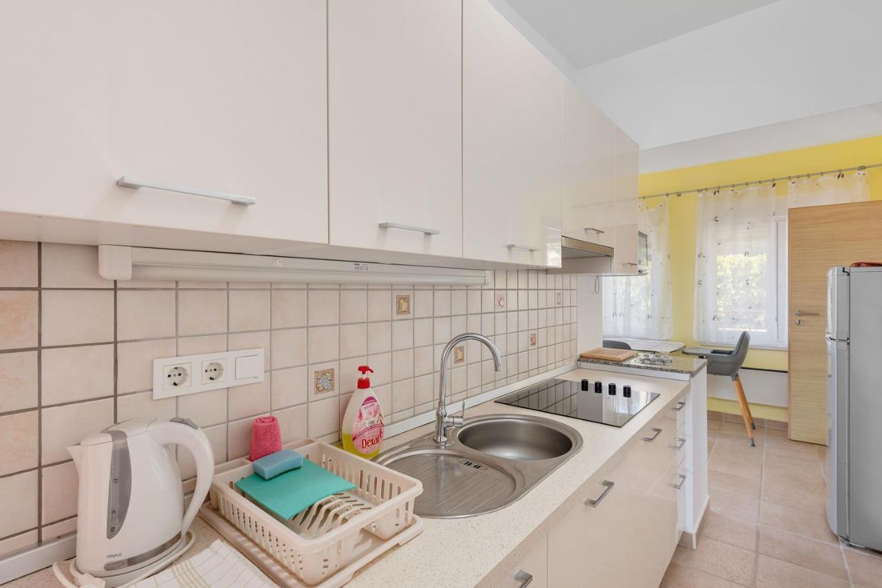 Apartments Joni Cikat マリ・ロシニュ エクステリア 写真