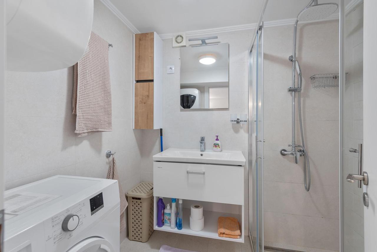 Apartments Joni Cikat マリ・ロシニュ エクステリア 写真